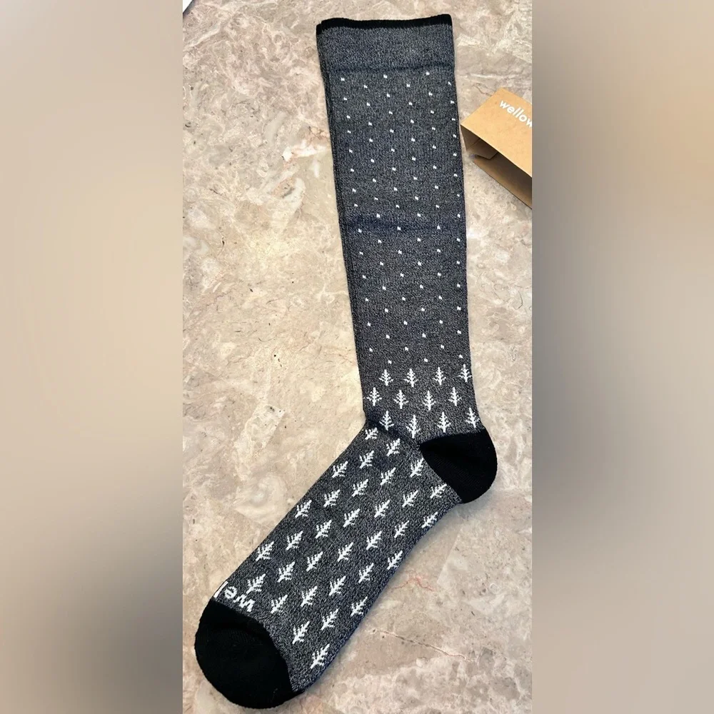 Wellow Compression Knee Socks - NWT Size: XL